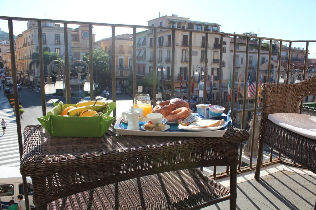 Piazza Tasso B&B Relais Sorrento Ngoại thất bức ảnh