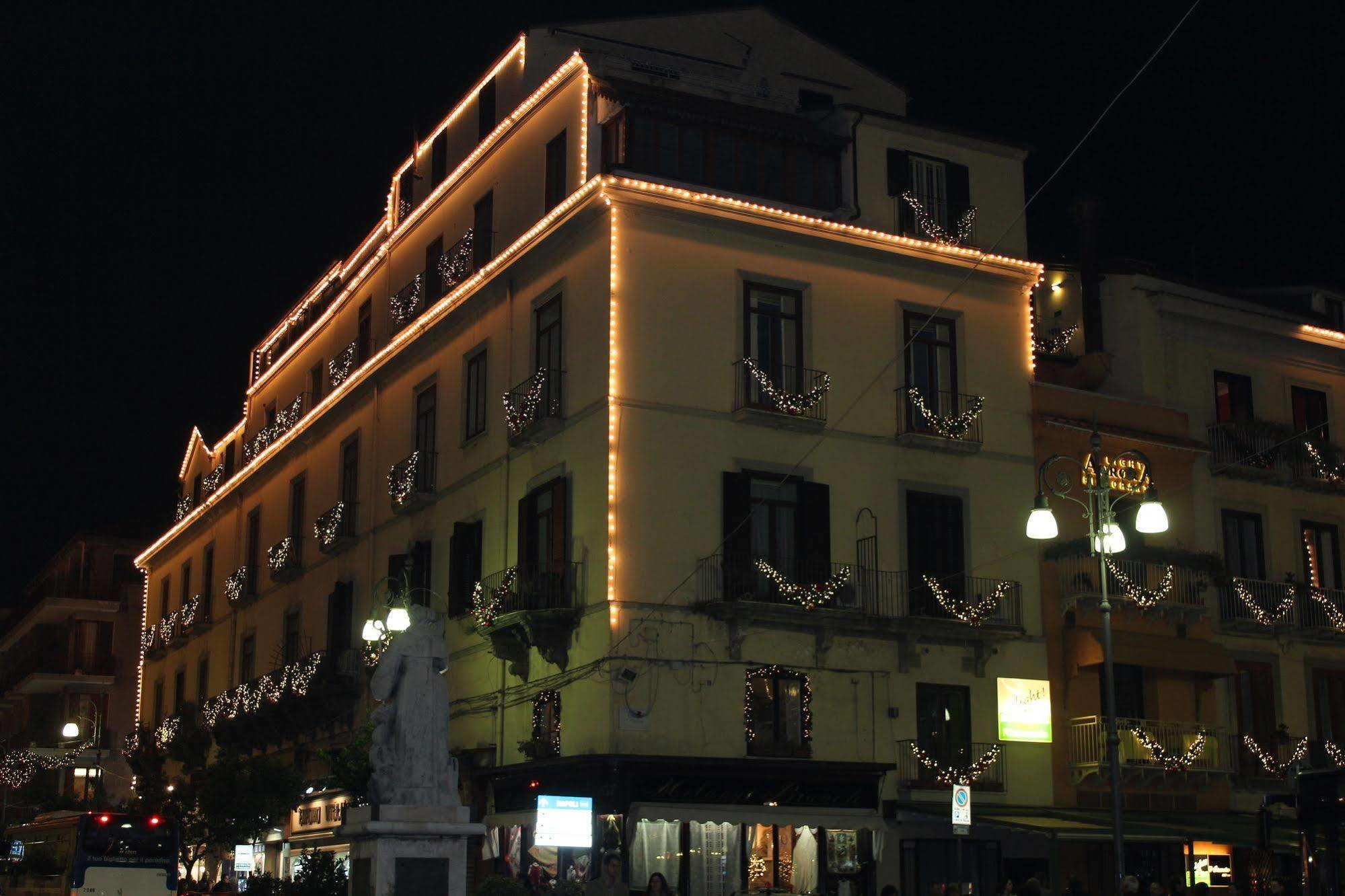 Piazza Tasso B&B Relais Sorrento Ngoại thất bức ảnh